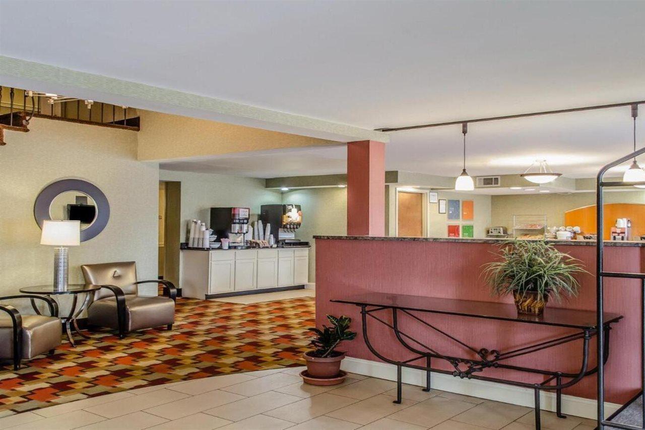 Hotel Baymont By Wyndham Harrisburg