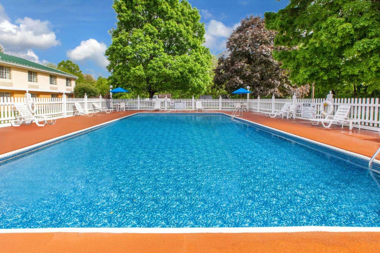 Hotel Baymont By Wyndham Harrisburg