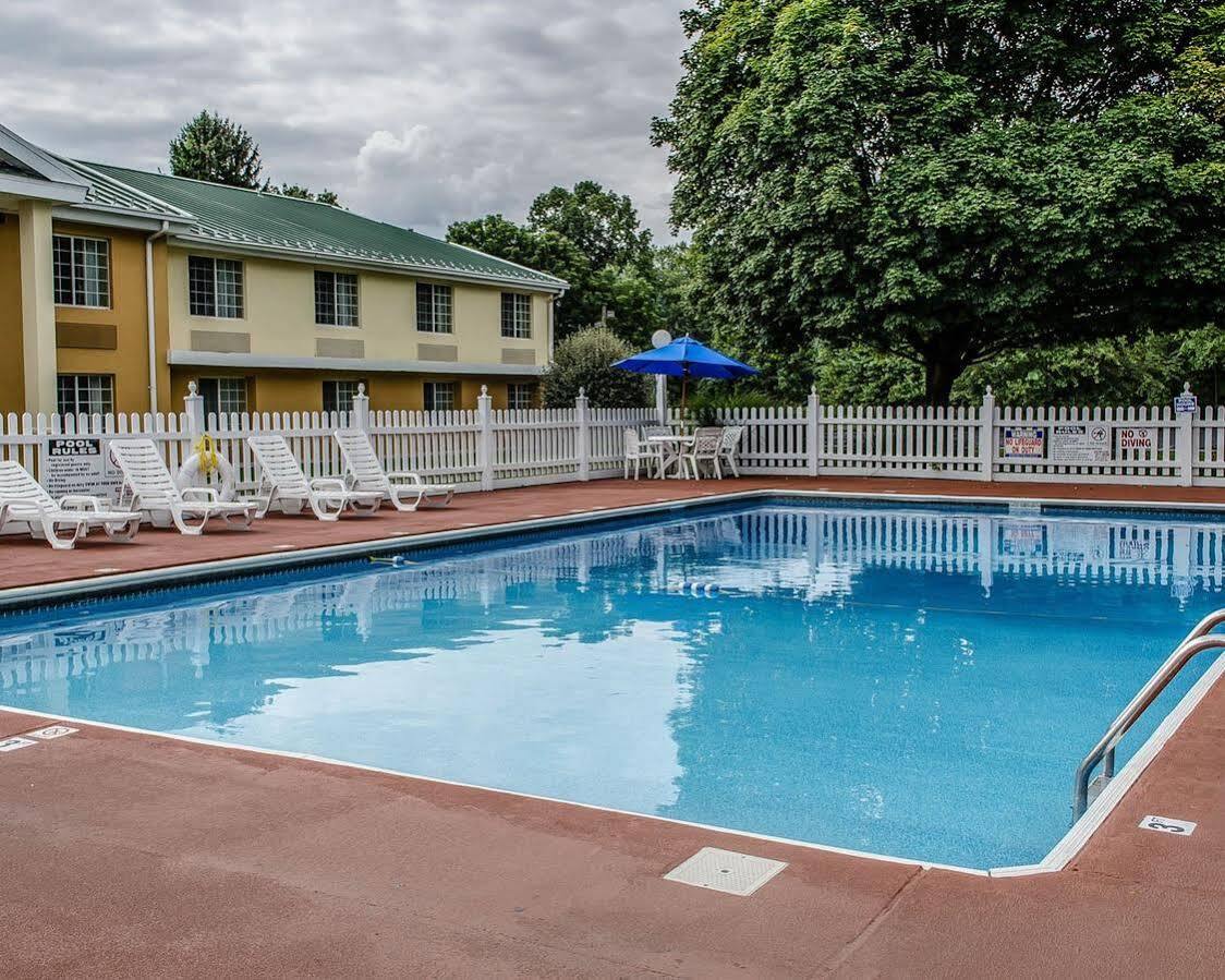 Hotel Baymont By Wyndham Harrisburg